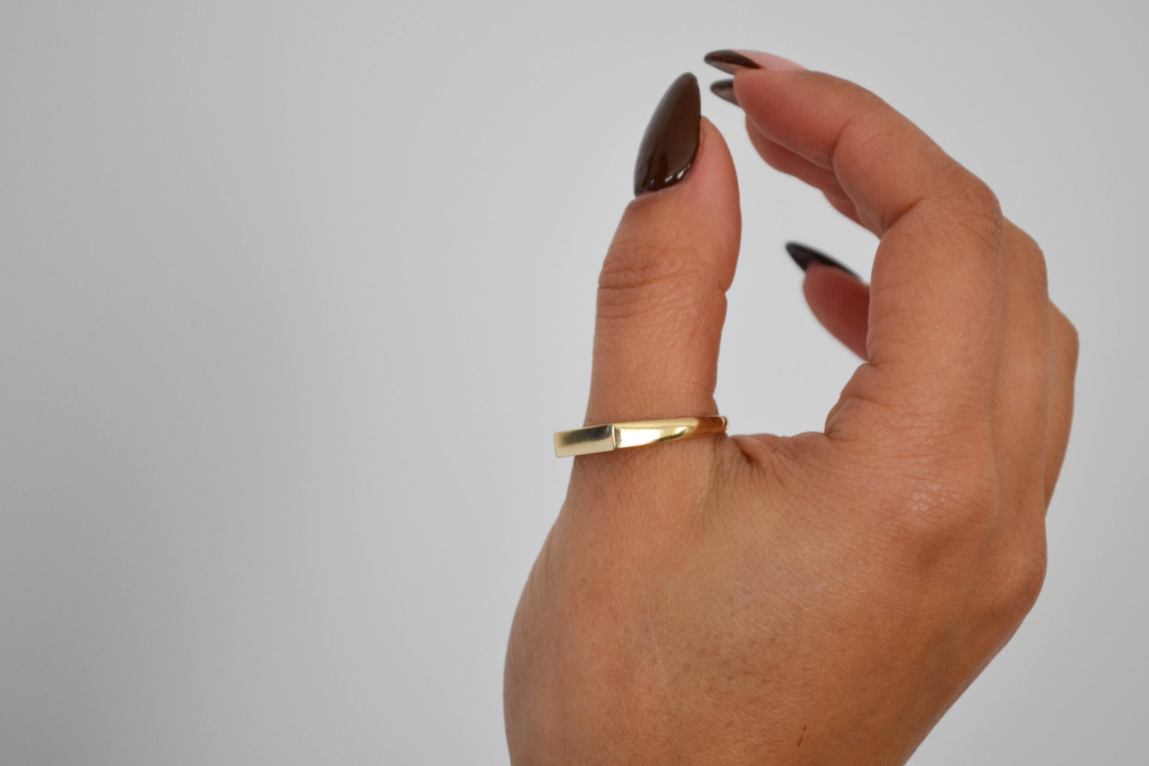 6k Gold Slim Rectangle Signet Ring