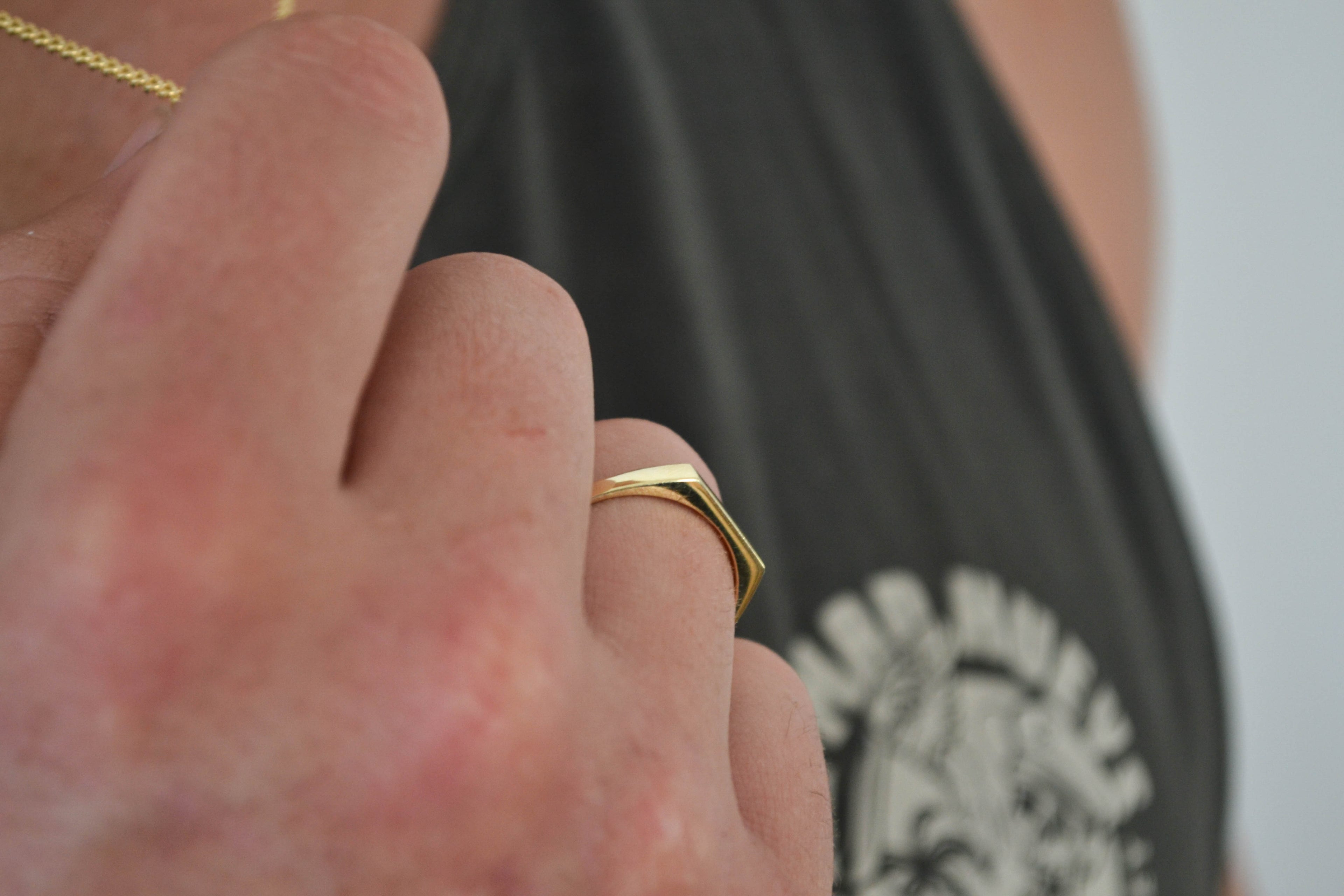 6k Gold Men's Slim Rectangle Signet Ring