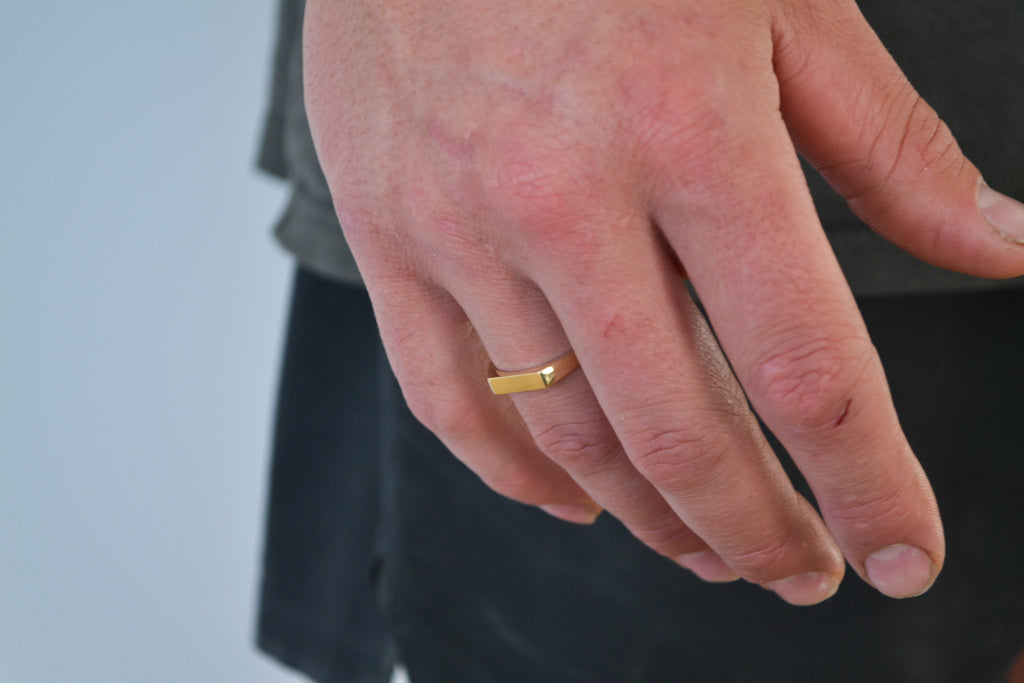6k Gold Men's Slim Rectangle Signet Ring