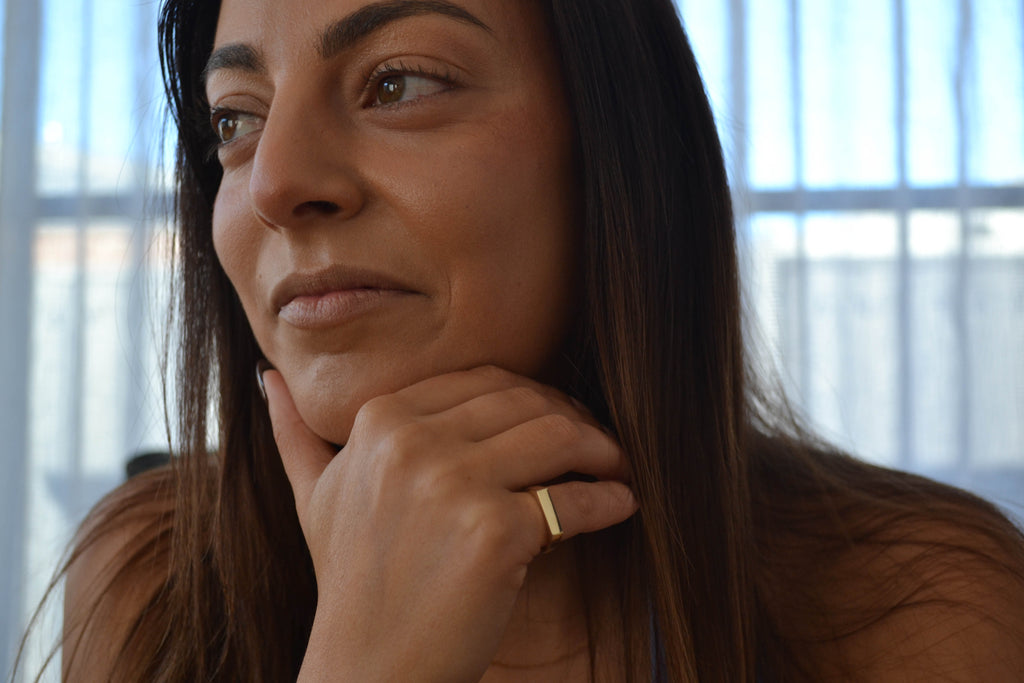 6k Gold Slim Rectangle Signet Ring