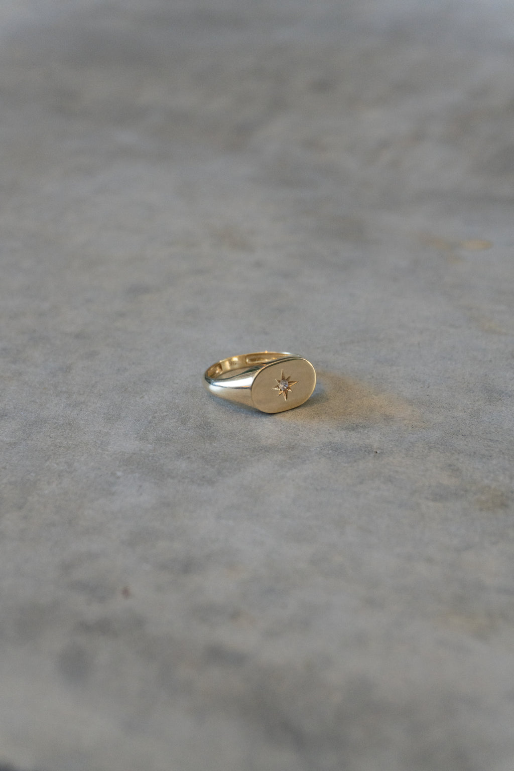 Star Set Signet Ring