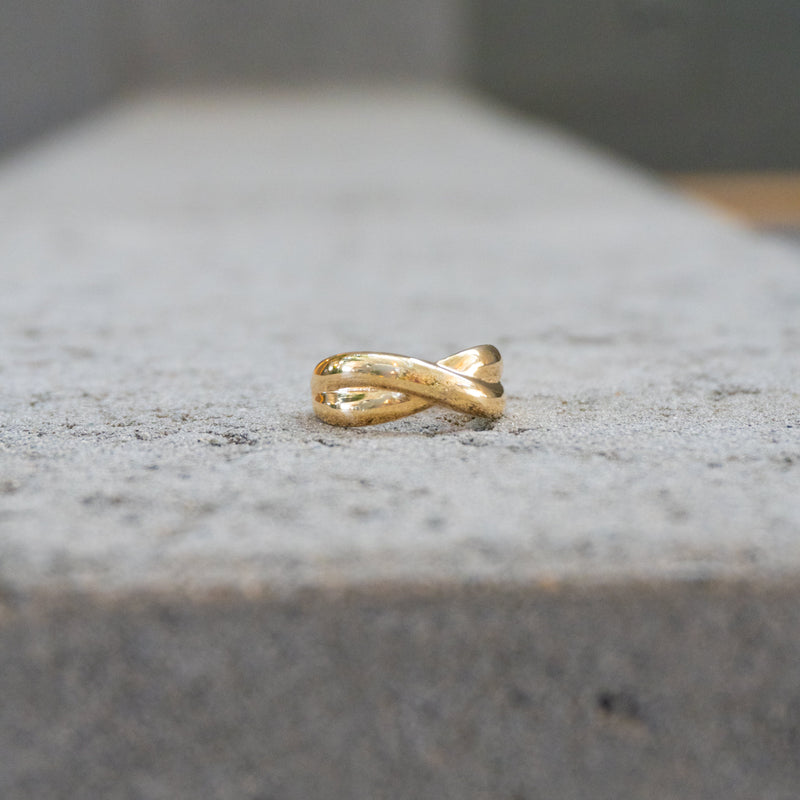 6K Gold Crossover Ring