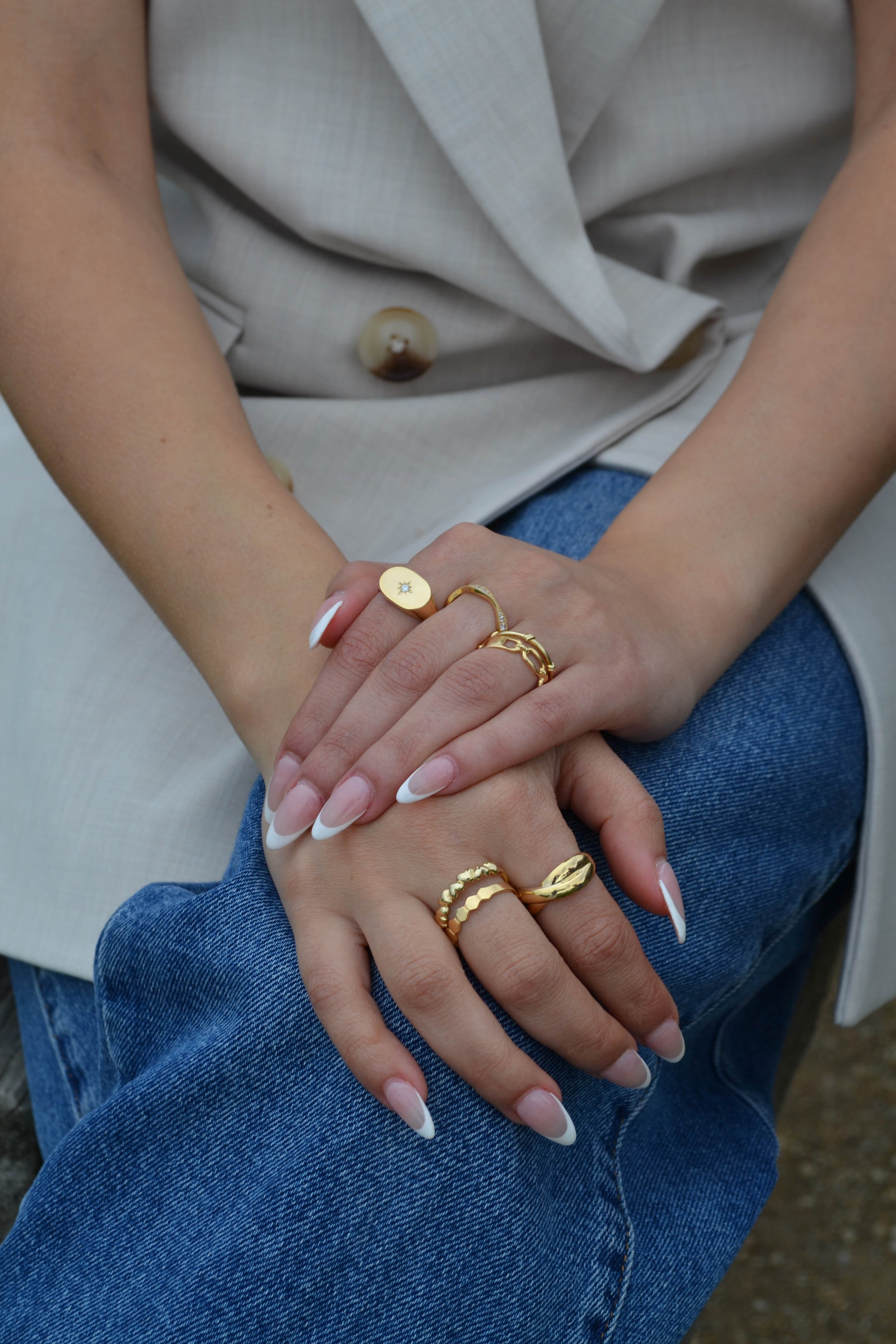 6K Gold Star Set Signet Ring