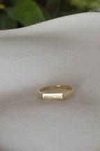 6k Gold Slim Rectangle Signet Ring